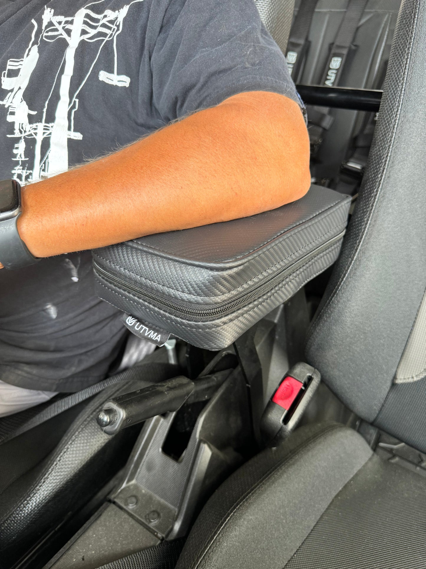 UTVMA Commander / Commander MAX Front or Rear Armrest with Bracket (2021+)