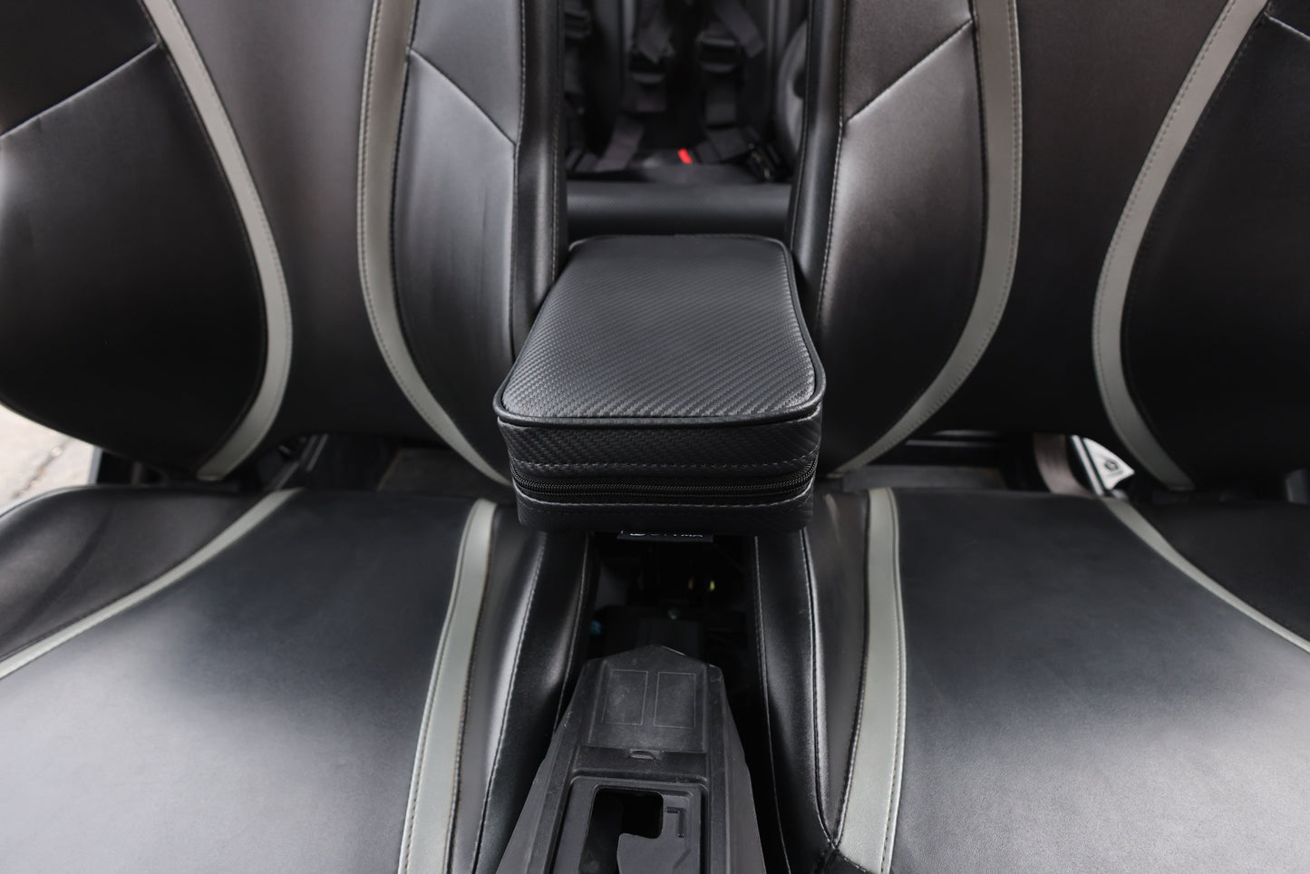 UTVMA Maverick R MAX Front or Rear Armrest with Bracket (2025+)
