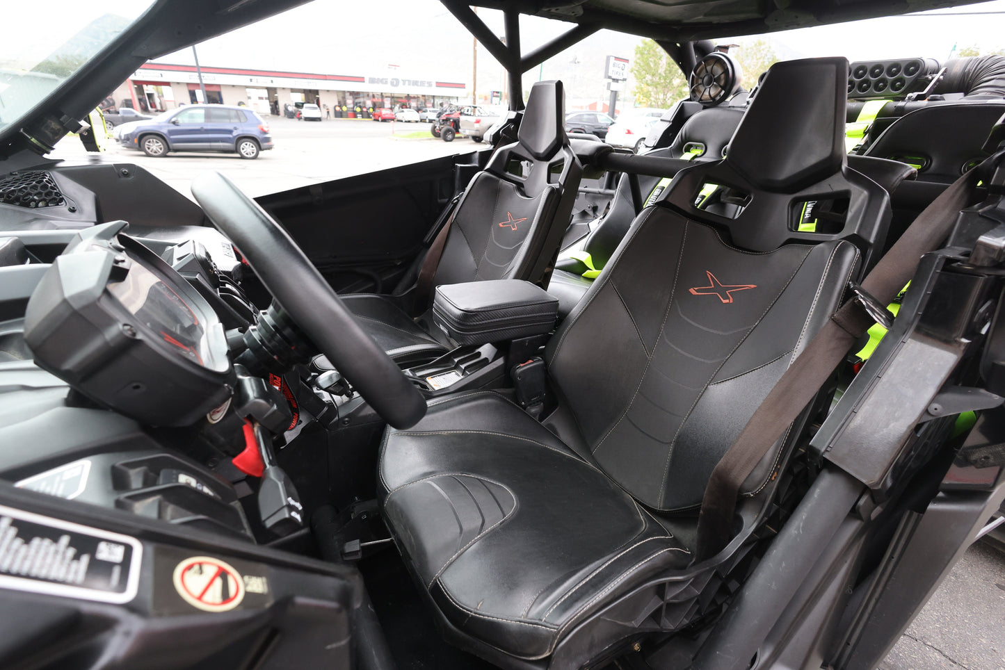 UTVMA Maverick X3 Armrest with Bracket (2017+)